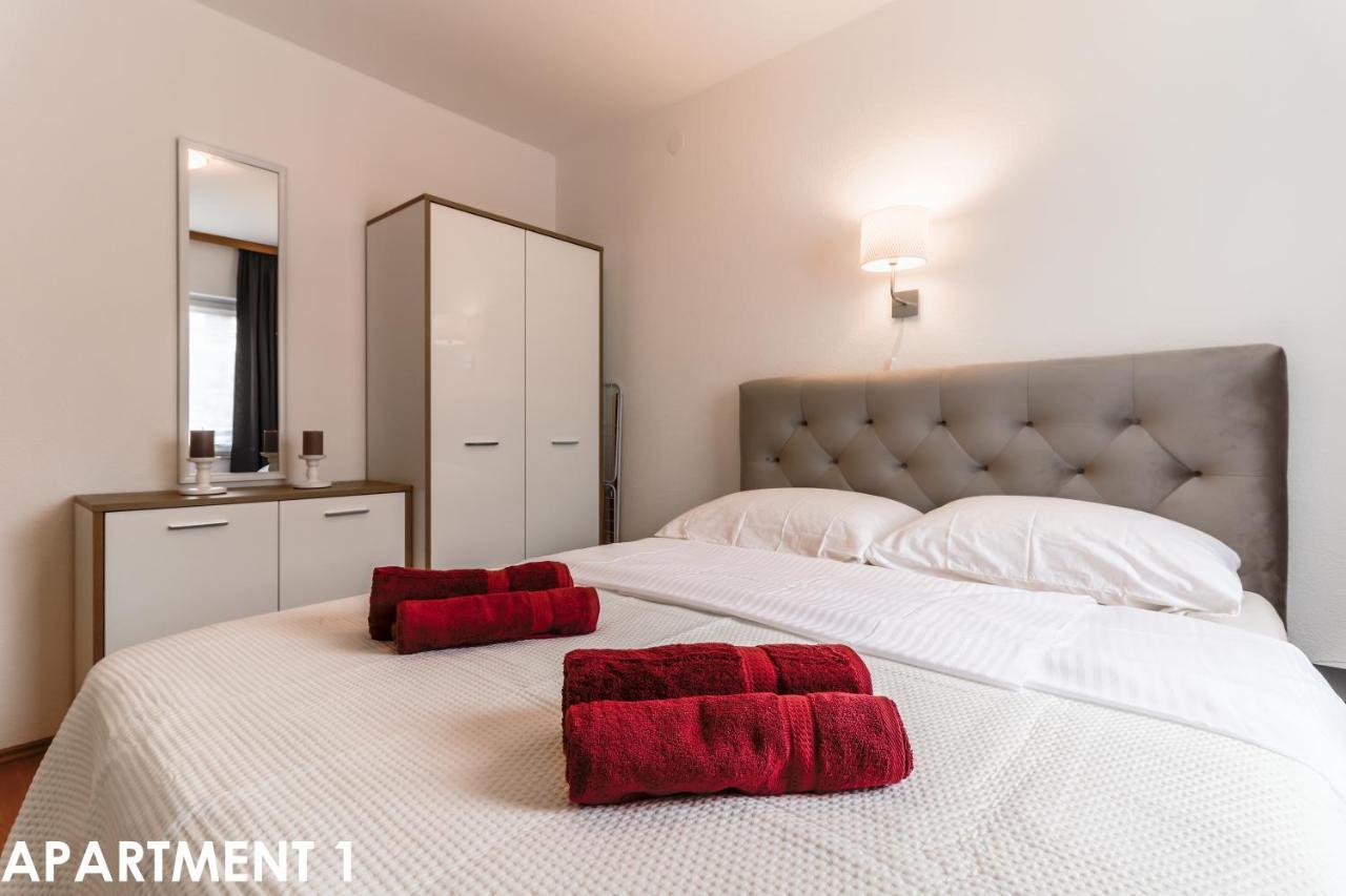 Maestral Apartments เวอร์ซาร์ ภายนอก รูปภาพ